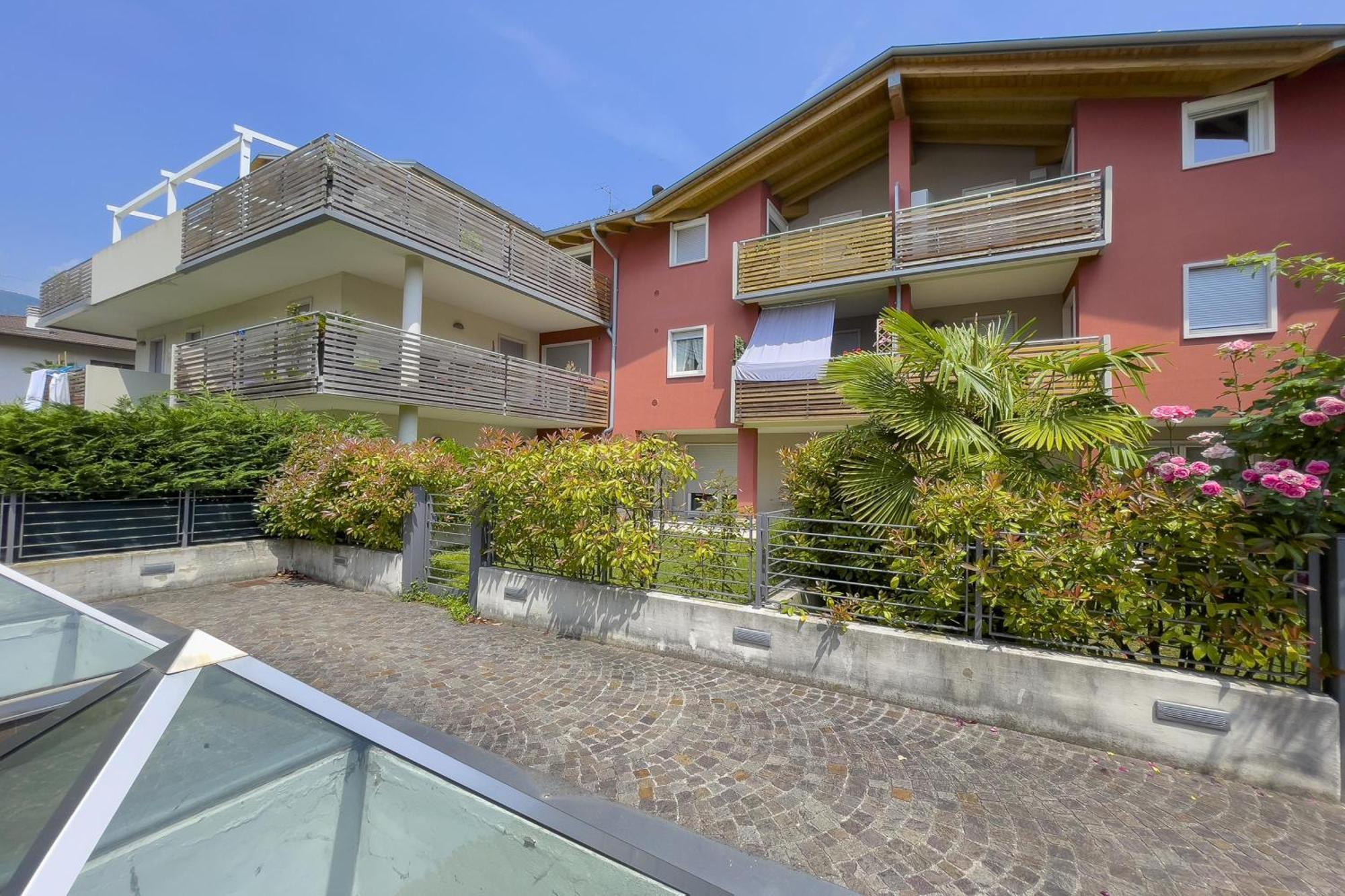 Casa Margherita Few Minutes From Lake - Happy Rentals Riva del Garda Eksteriør billede